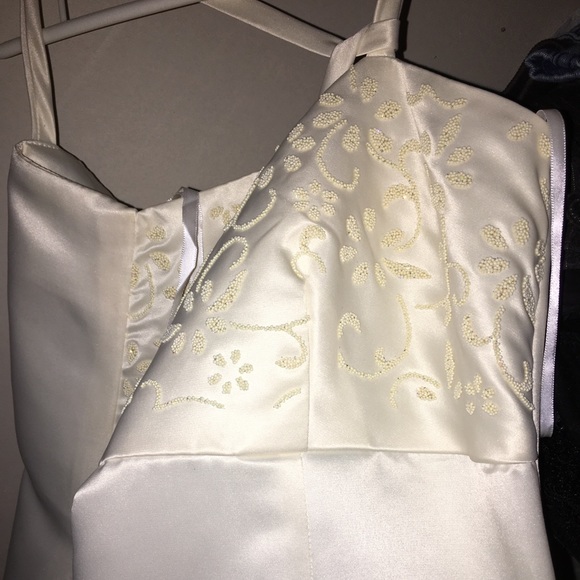 Wedding dress 13/14 never worn - Picture 2 of 2